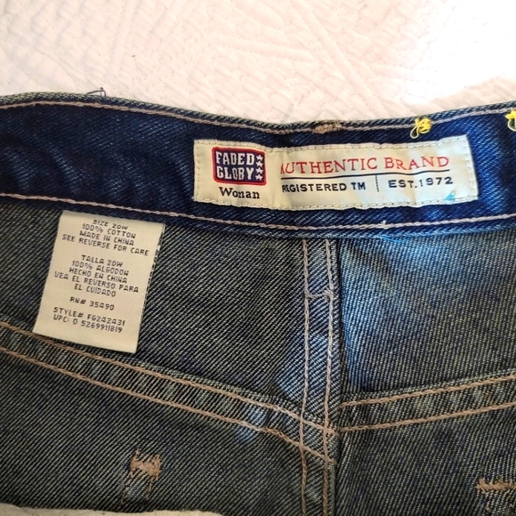 Faded Glory Dark Blue Wash Studded Women's Jeans  20W NWOT ( 👀 @ picture # 10) - Picture 8 of 15